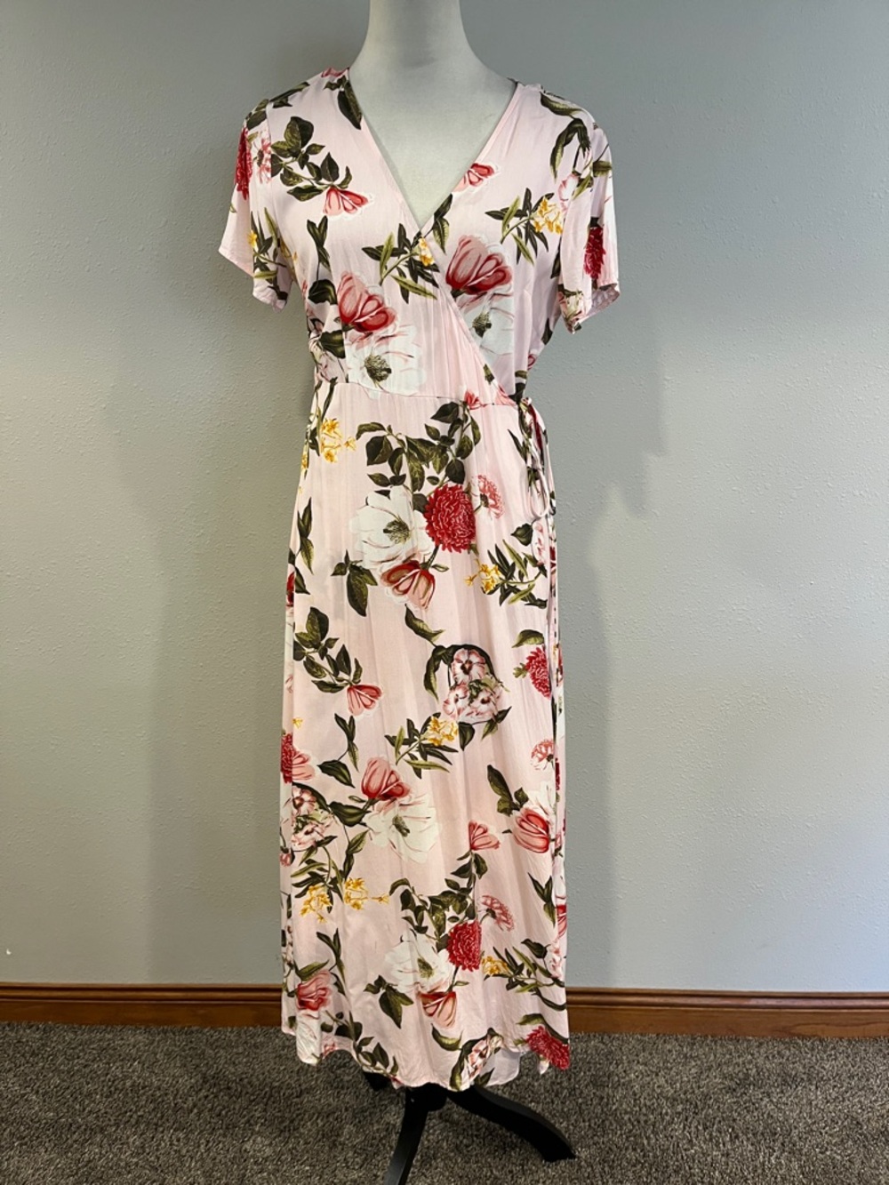Forever‎ 21 Pink Floral Wrap-Style Maxi Dress size large